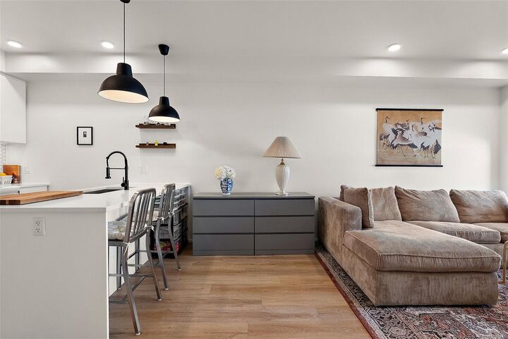 Property Photo:  2348 Beacon Ave #203  BC V8L 1X3 