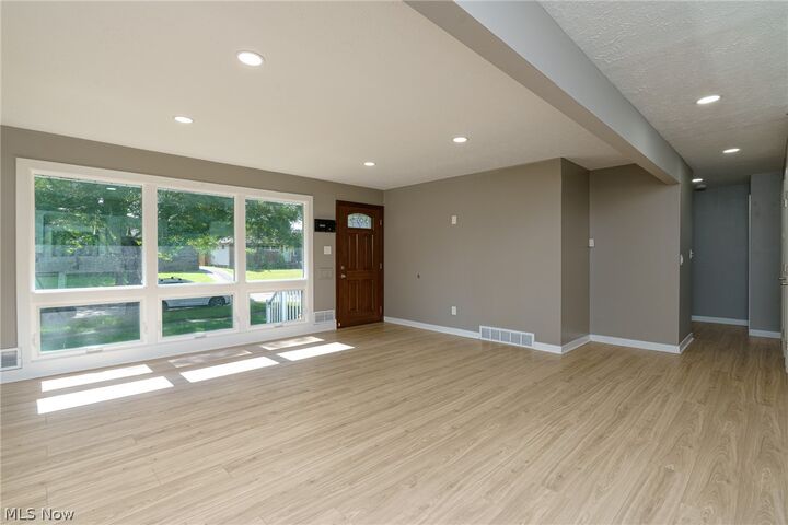 Property Photo: 6150 Vernondale Drive OH 44130