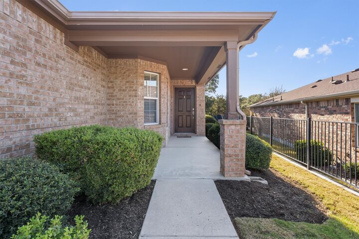 Property Photo: 307 Kickapoo Creek Lane TX 78633