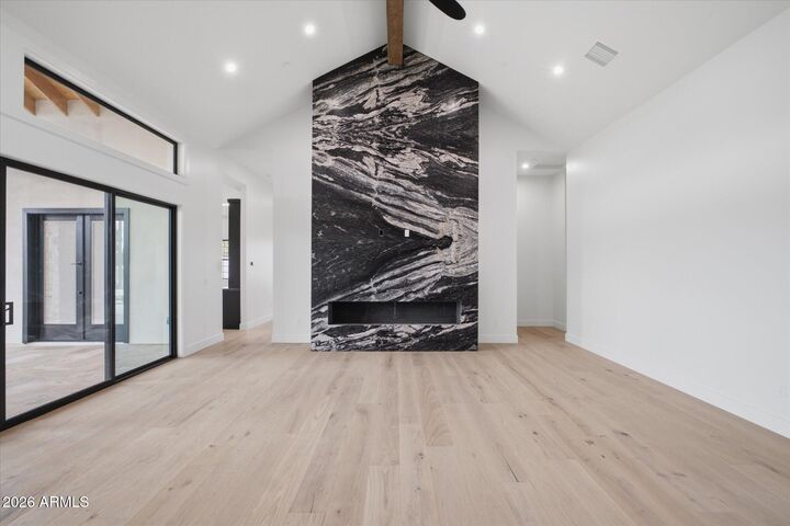 Property Photo: 8058 E Palm Lane AZ 85207