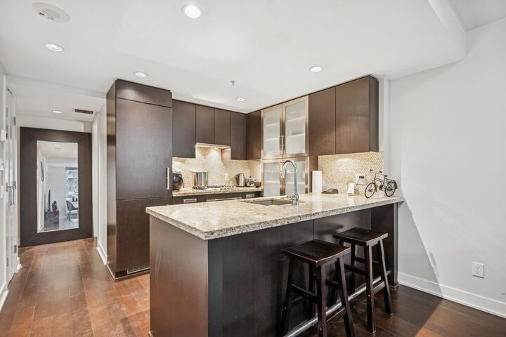 Property Photo:  1055 Richards Street 301  BC V6B 0C2 