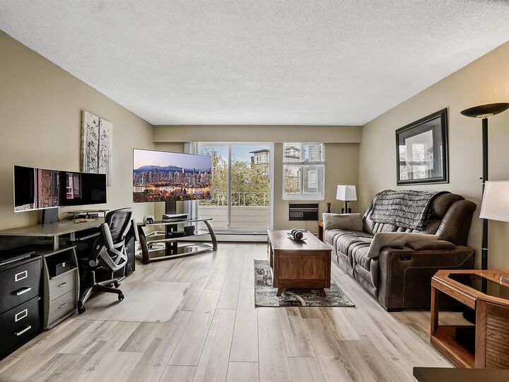 Property Photo: 12096 222 Street 207 BC V2X 5W1