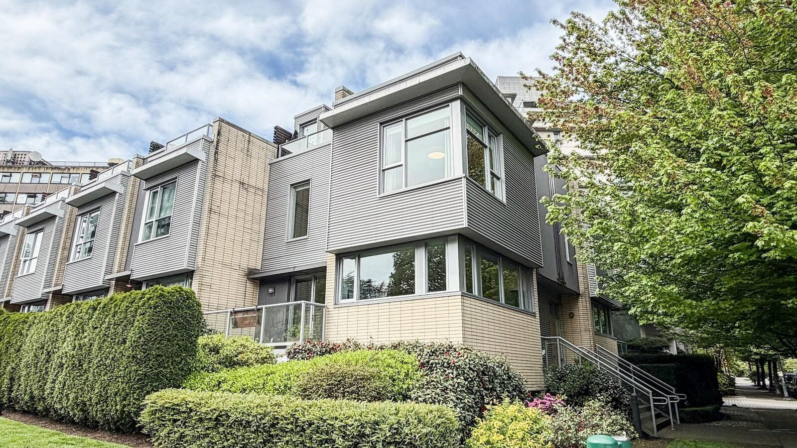 Property Photo:  390 E 11th Ave  BC V5T 4V9 