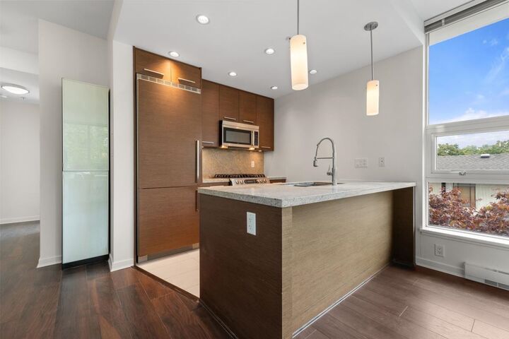 Property Photo:  2528 Maple Street 302  BC V6J 0B5 
