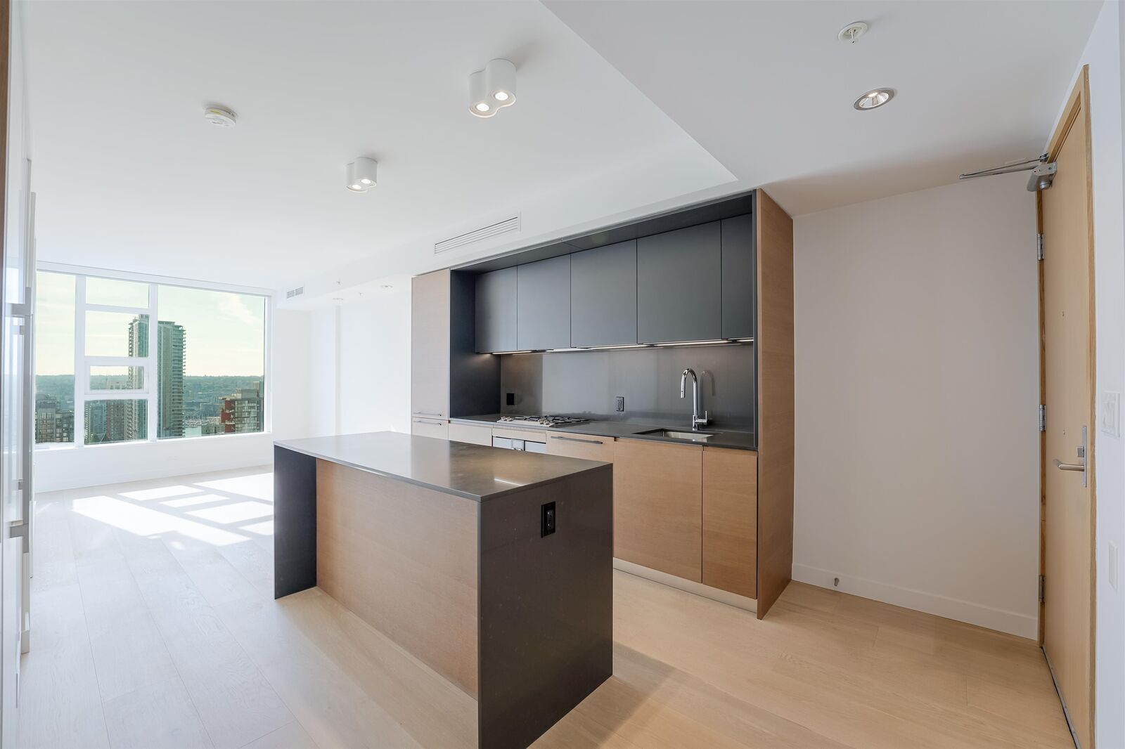 Property Photo:  1289 Hornby Street 2710  BC V6Z 0G7 