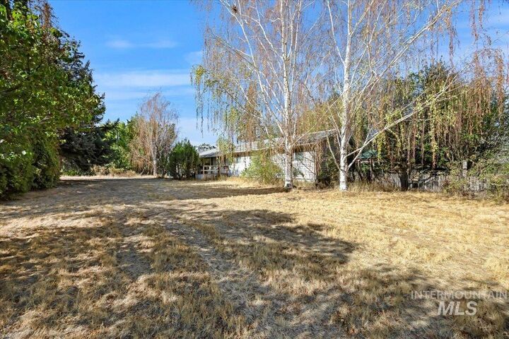 Property Photo:  100 Park St.  ID 83335 