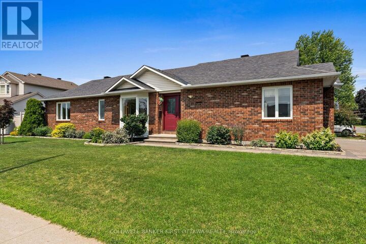 Property Photo: 1170 Ambercrest Street ON K1J 1B2