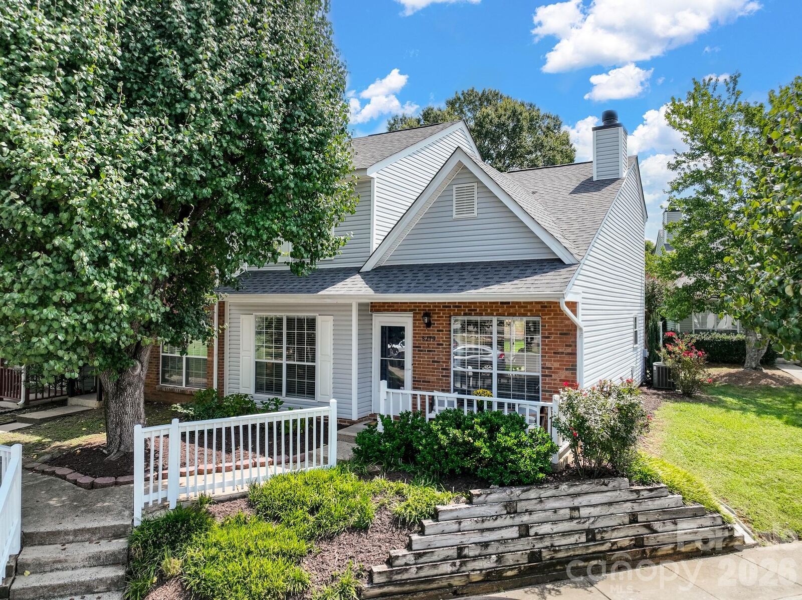 Property Photo: 8219 Golf Ridge Drive NC 28277
