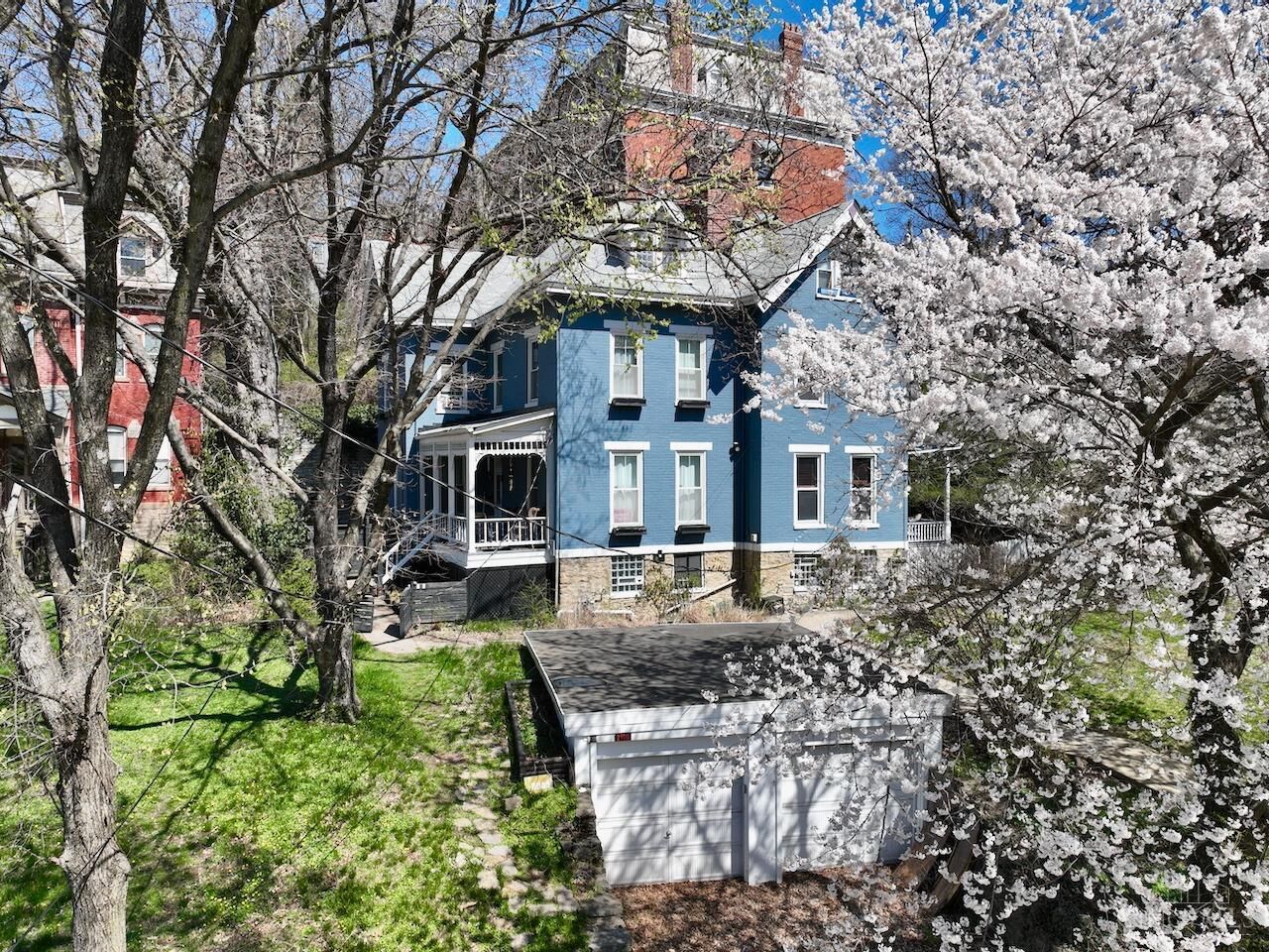 Property Photo:  2106 Kemper Lane  OH 45206 