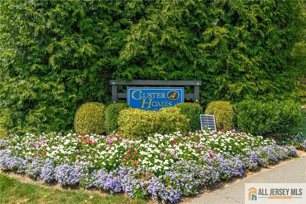 Property Photo:  130 Winchester Way  NJ 08873 
