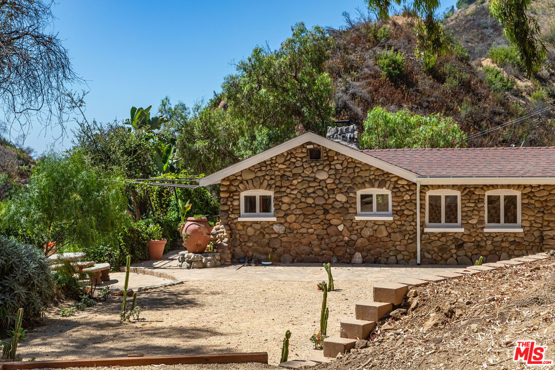 Property Photo:  2961 Gorge Rd  CA 90265 