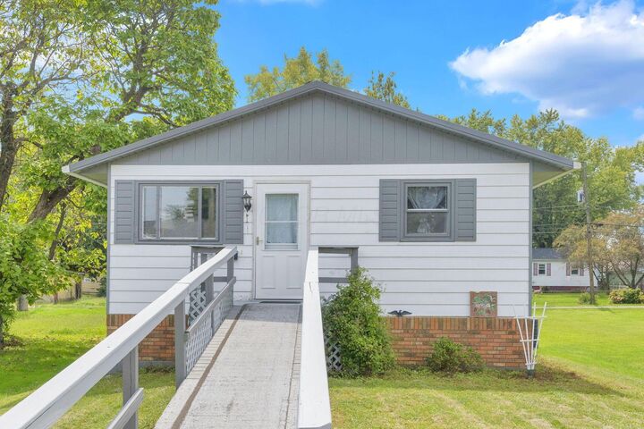 Property Photo:  1116 E Chestnut Street  OH 43130 