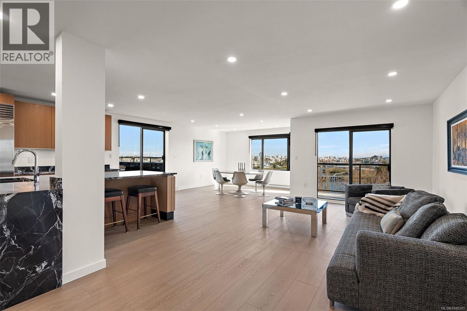 Property Photo: 103 Gorge Road East Ph1 BC V9A 6Z2