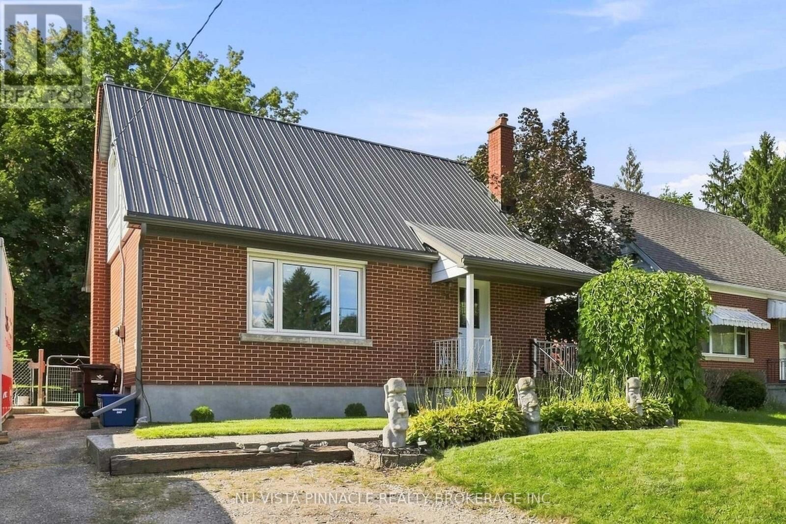 Property Photo:  442 Grandview Avenue  ON N3A 1L6 