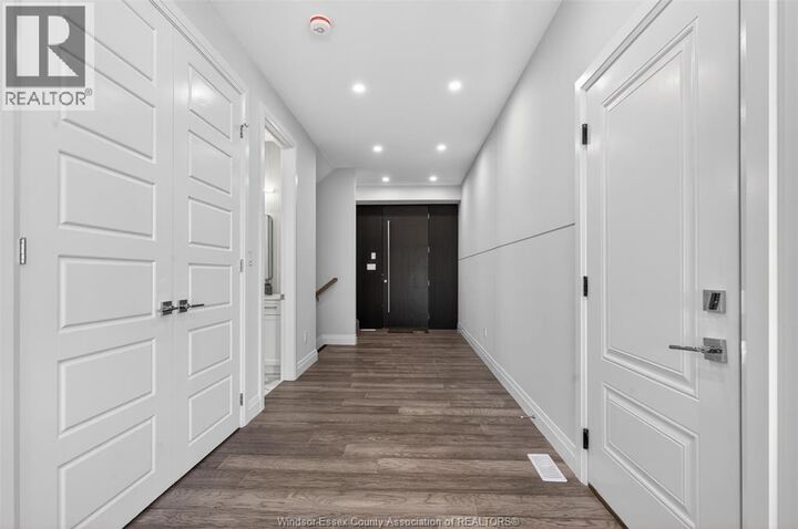 Property Photo:  116 Bear Street  ON N8M 0A9 