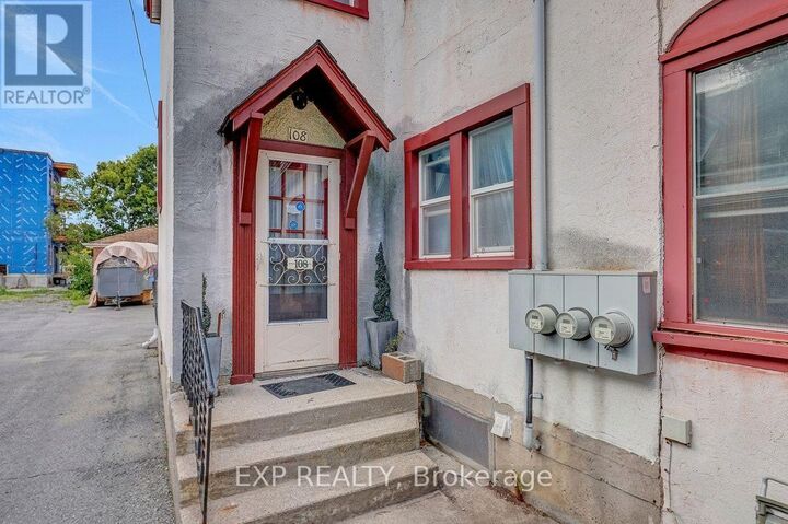 Property Photo:  108 Lebreton Street North  ON K1R 7H4 