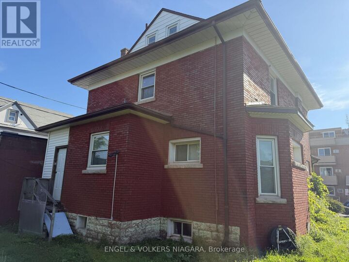 Property Photo: 4689 West Crysler Avenue ON L2E 3V7