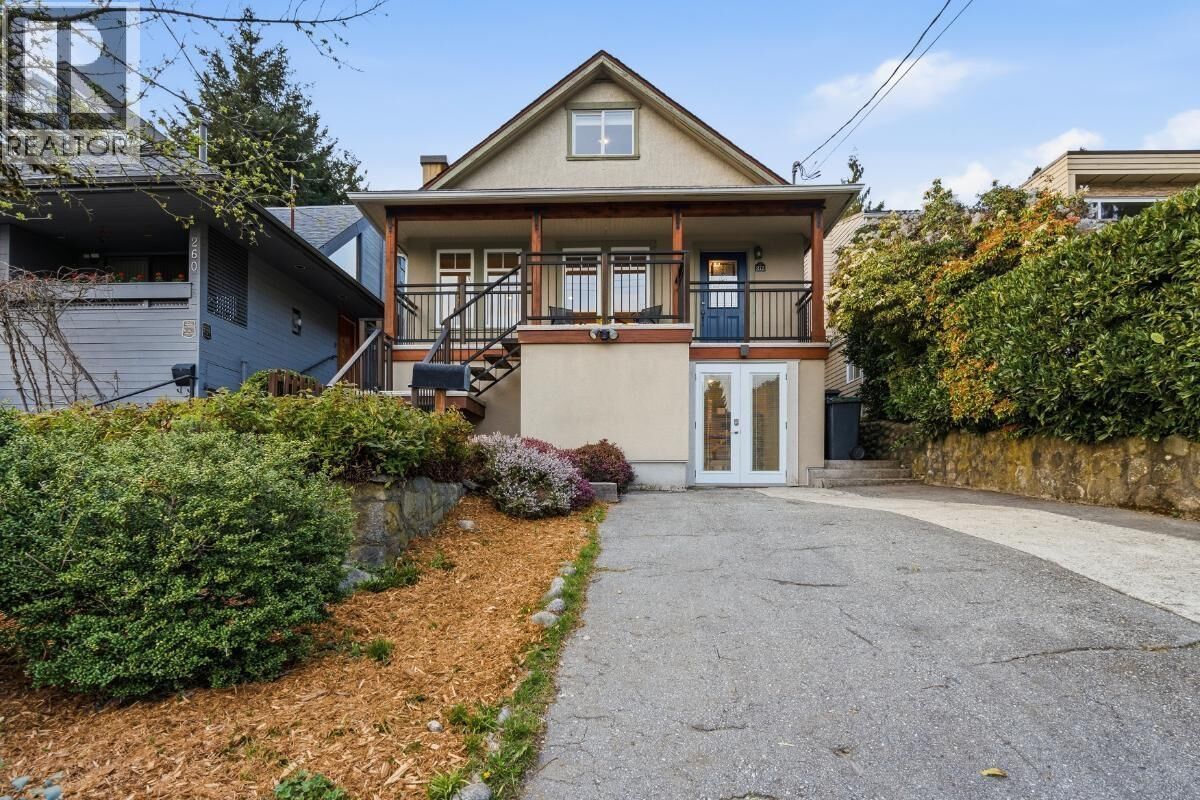 Property Photo:  272 East Osborne Road  BC V7N 1M1 