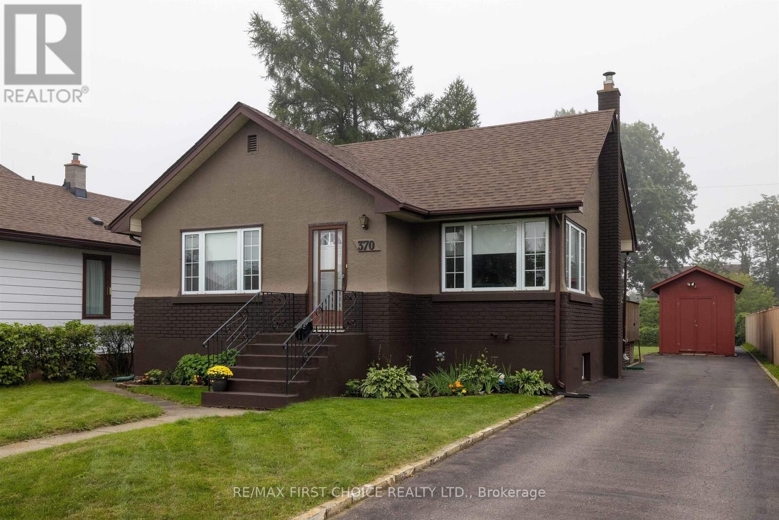 Property Photo:  370 Mary Street East  ON P7E 4J9 