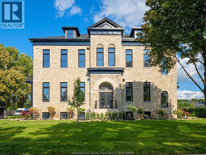 Property Photo:  247 Brock Street 403  ON N9V 2H4 