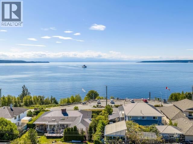Property Photo:  4109 Whalen Ave  BC V8A 2R8 