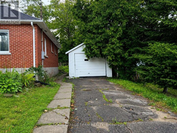 Property Photo:  218 Fraser Street  ON K8A 1X5 