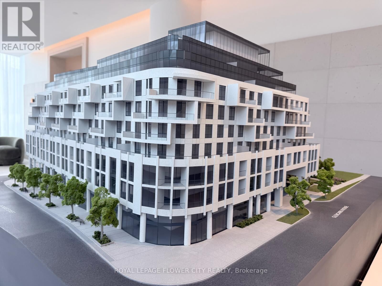 Property Photo:  505 Glencairn Avenue 301  ON M6B 0B2 