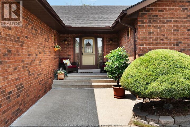 Property Photo:  1825 Hebert  ON N8N 4G4 