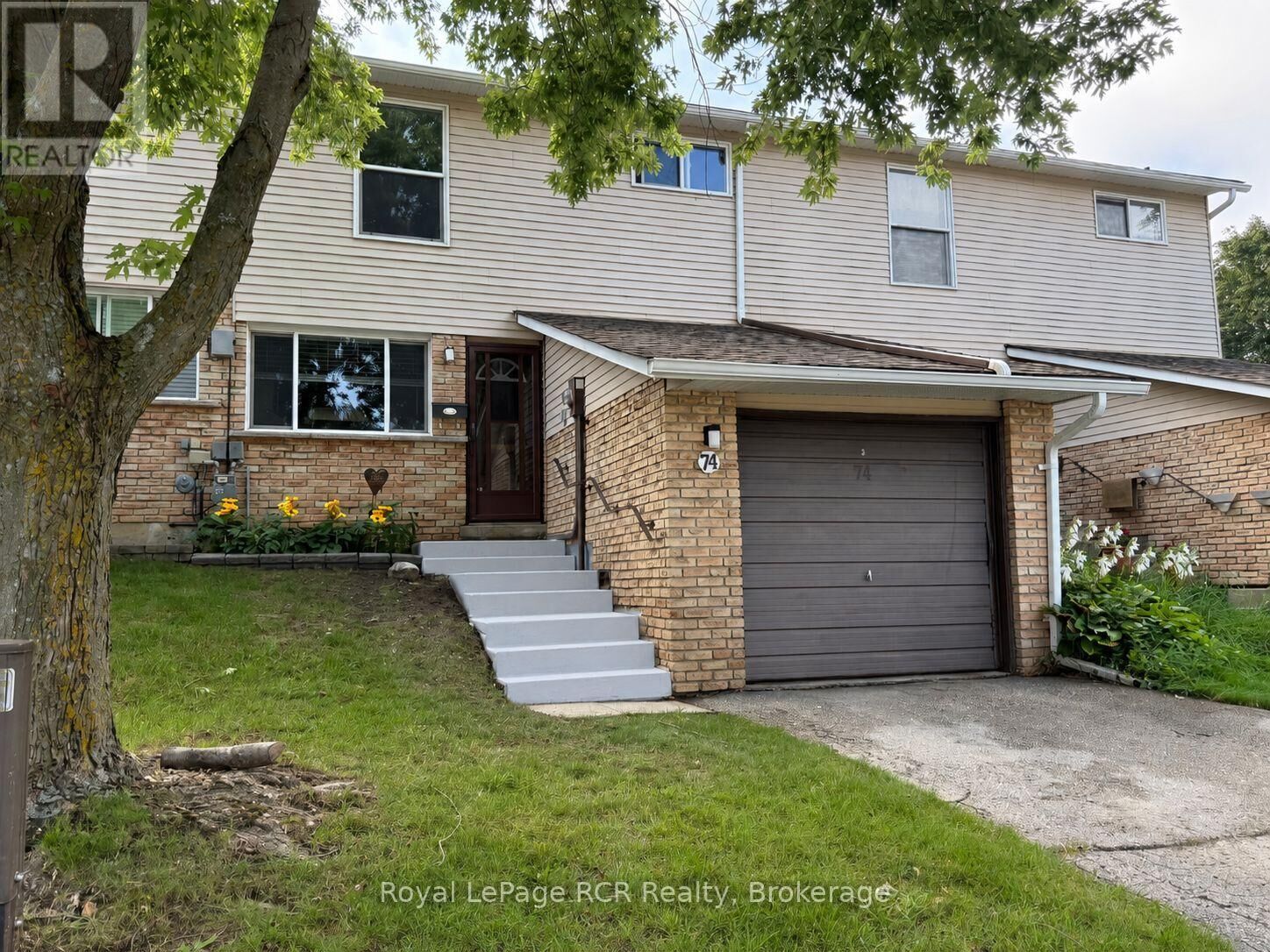 Property Photo:  74 Laurie Crescent  ON N4K 6C3 