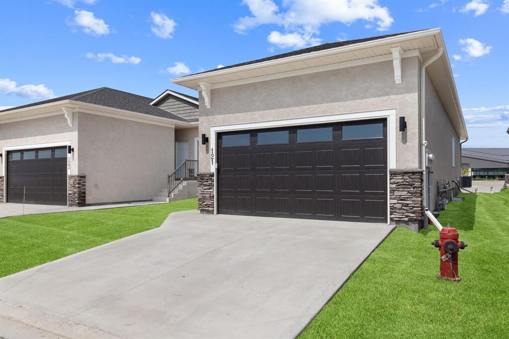 Property Photo:  804 Manitoba Avenue  MB R1A 2C9 