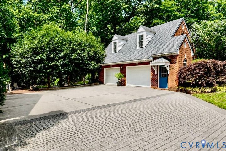 Property Photo:  604 Cross Ridge Ln  VA 23103 