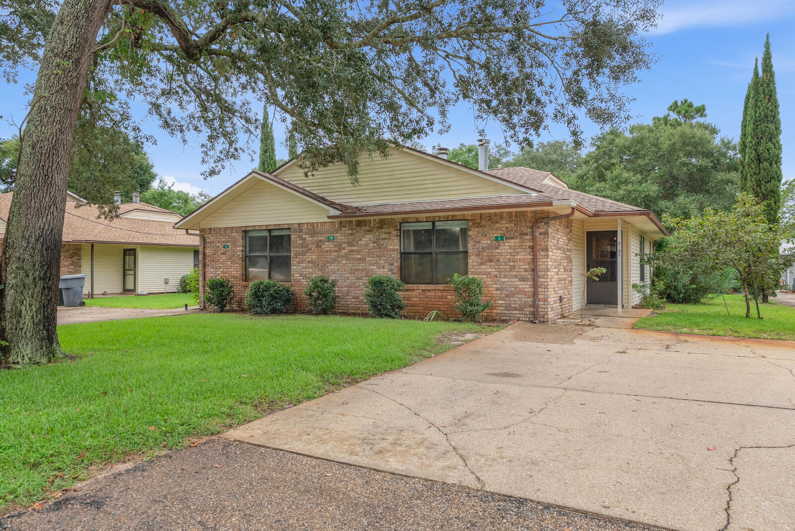 Property Photo: 510 NW Parkview Road A &Amp B FL 32547