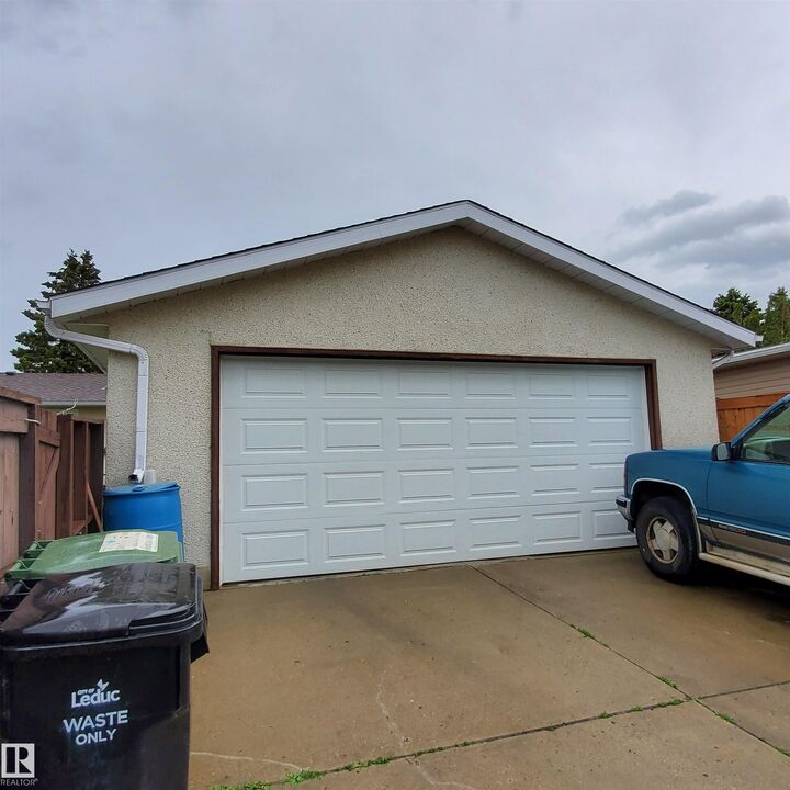 Property Photo:  33 Athapaskan Drive  AB T9E 4E4 