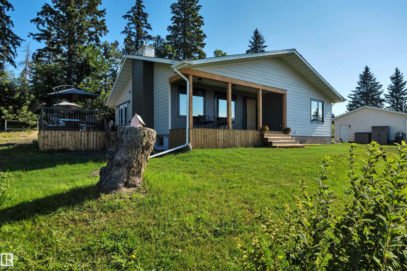 Property Photo:  473010 Rge Road 242  AB T0C 1Z0 