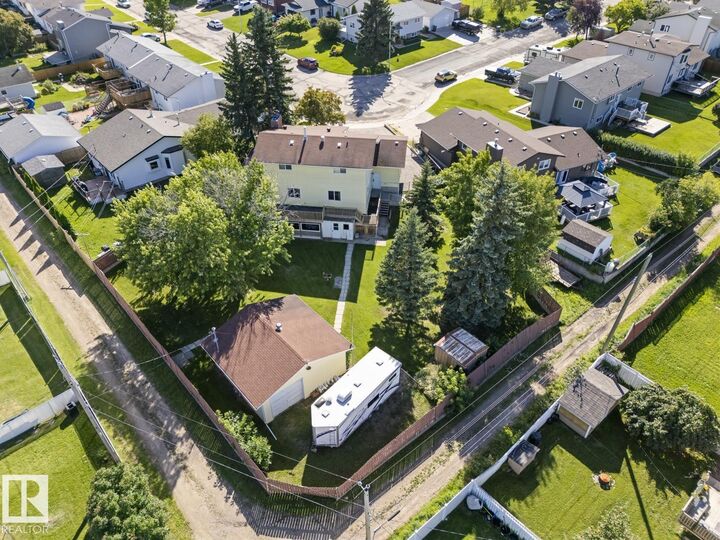 Property Photo:  1102 13 Avenue  AB T9M 1J4 