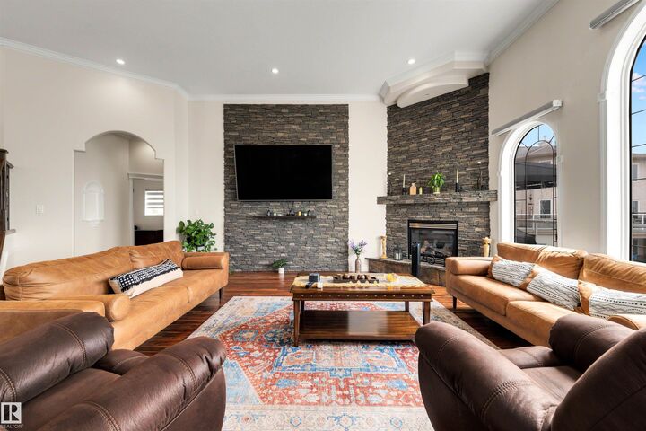 Property Photo:  282 Ozerna Road NW  AB T5Z 3M6 