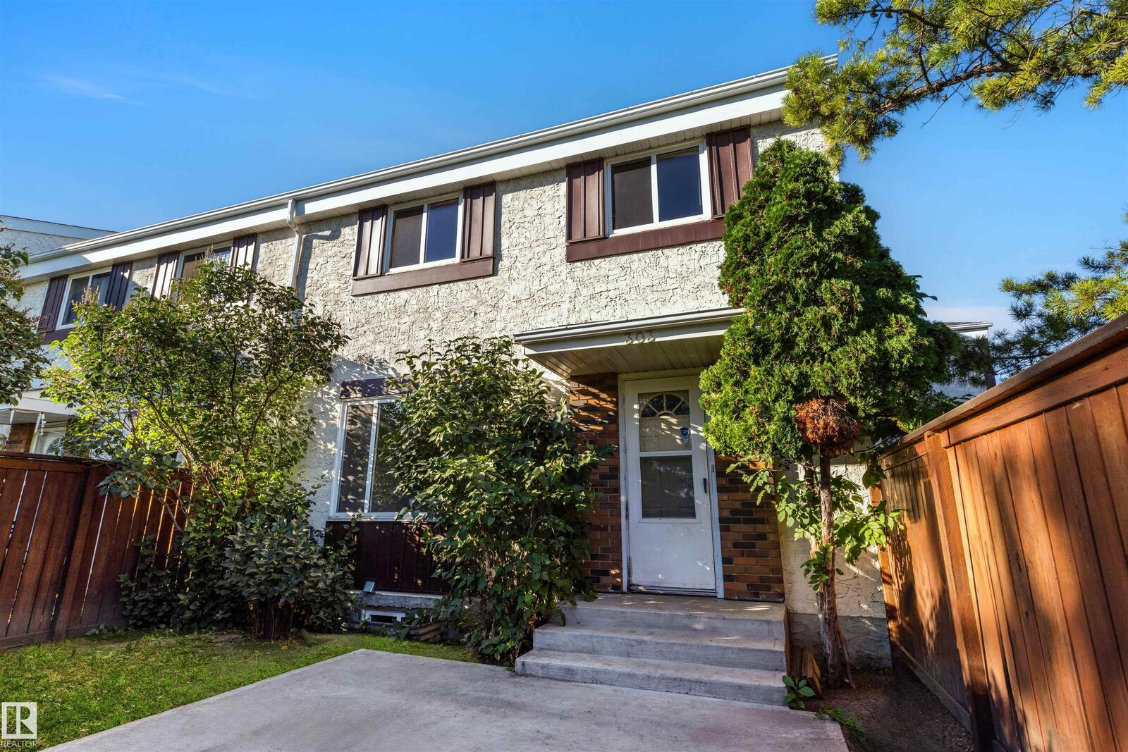 Property Photo:  303 Primrose Gardens Gardens NW  AB T5T 0R1 