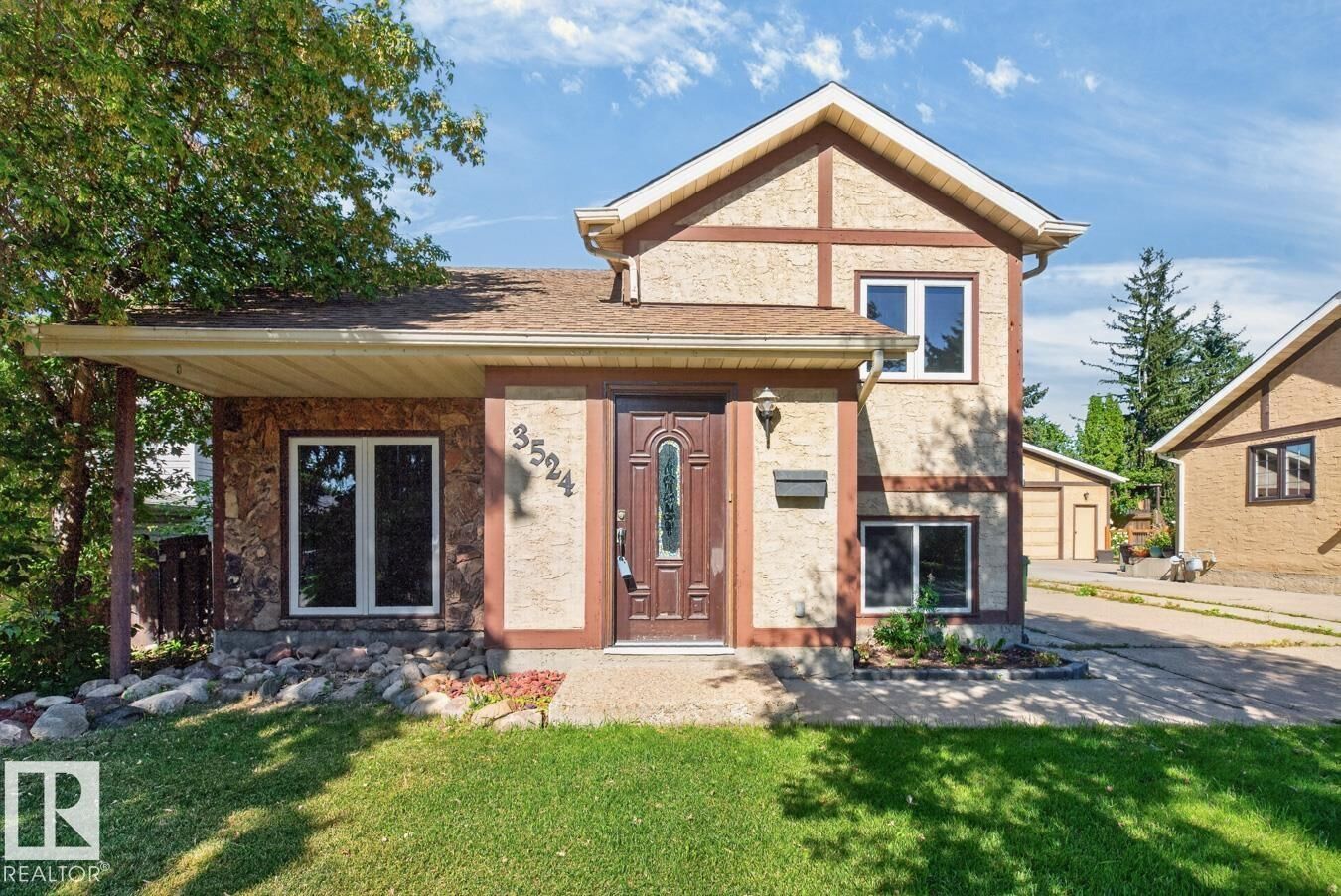 Property Photo:  3524 51 Street NW  AB T6L 1C6 