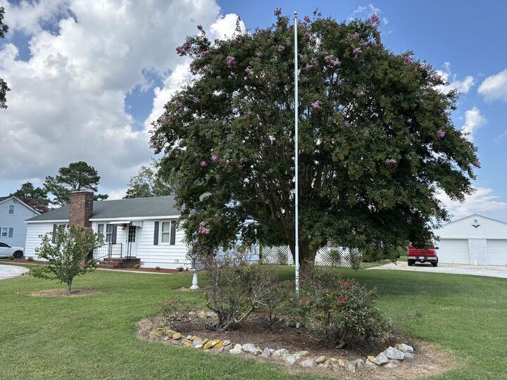 Property Photo: 24189 Joynes Neck Rd VA 23301
