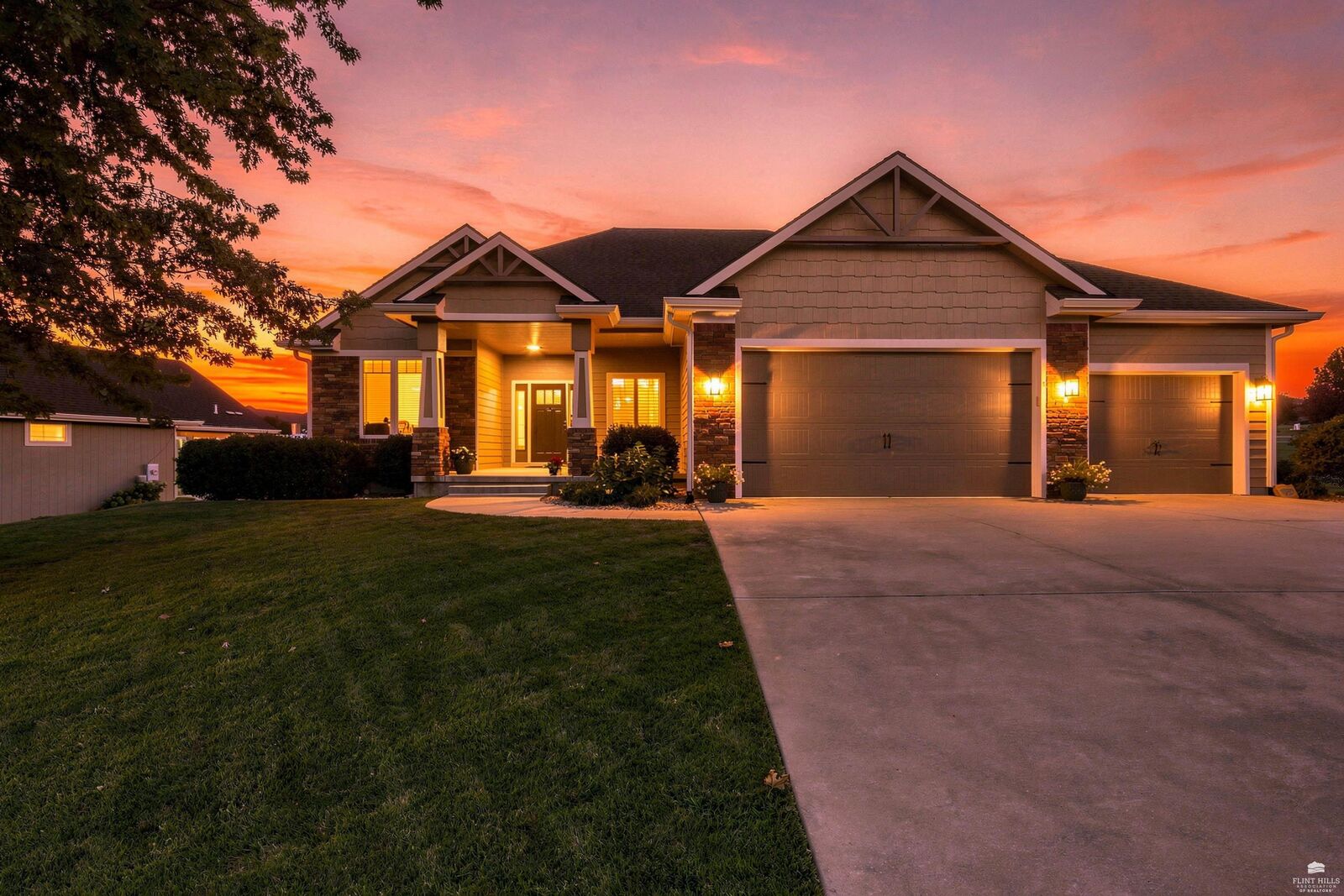 Property Photo: 1100 Lee Mill Circle KS 66503
