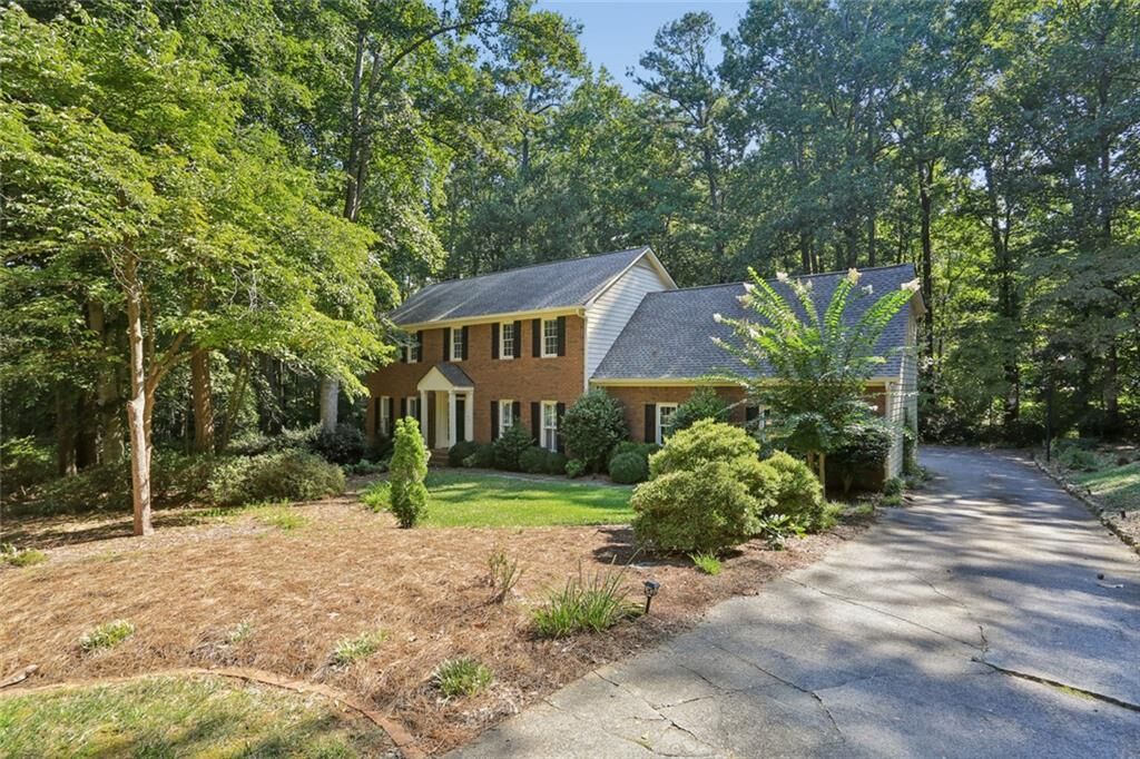 Property Photo: 1090 Applecross Drive GA 30075