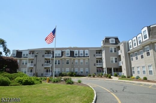 Property Photo:  1 Jenny Lind St Unit 7  NJ 07857 