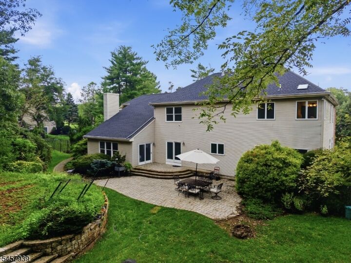 Property Photo:  6 Oakridge Rd  NJ 08801 