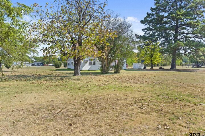 Property Photo:  399 E Quitman Street  TX 75410 
