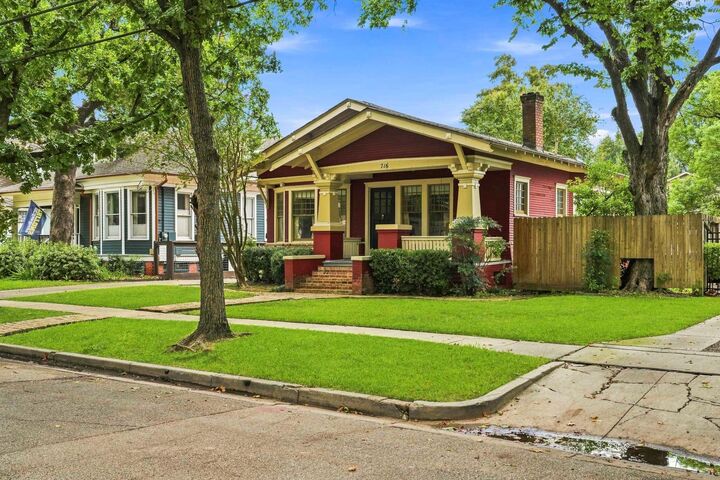 Property Photo:  716 Euclid Street  TX 77009 