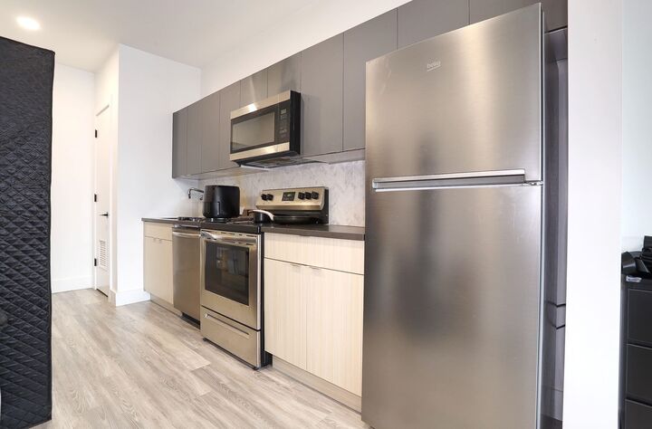 Property Photo: 327 Communipaw Ave 304 NJ 07304