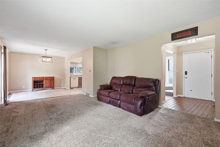 Property Photo: 307 38th Street IA 50265