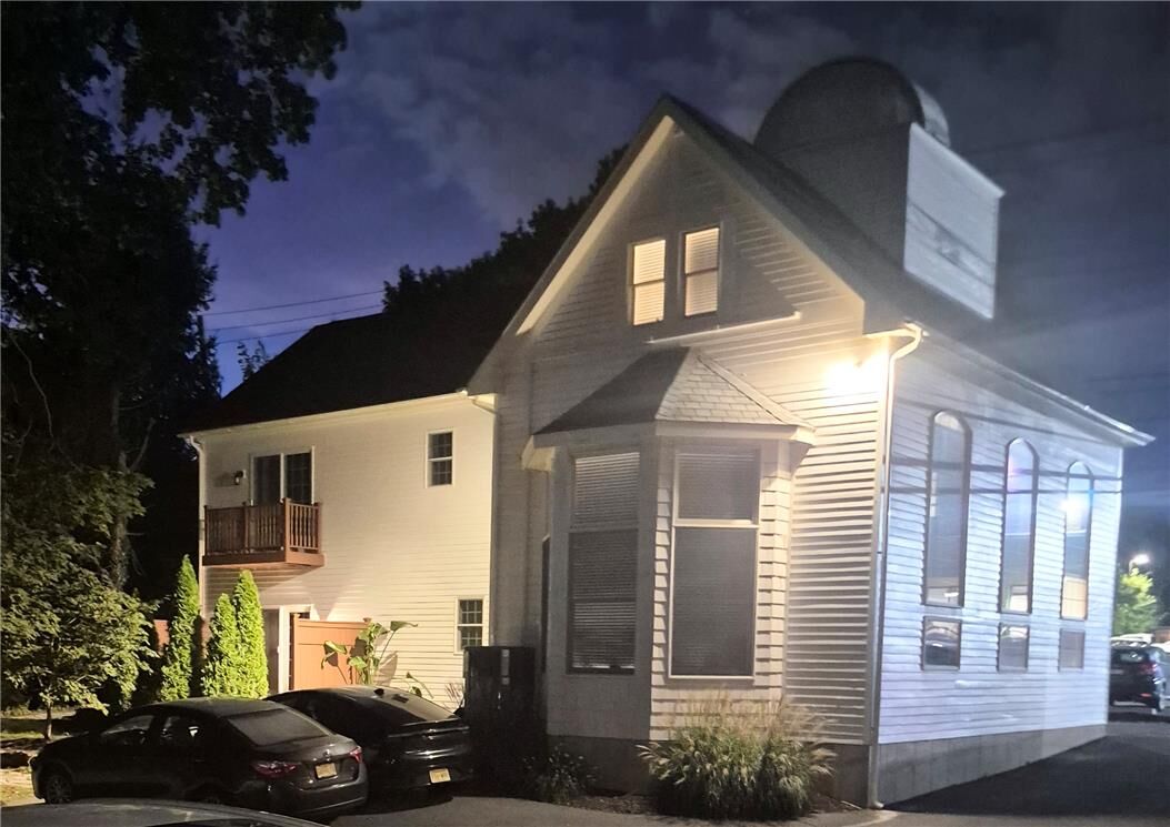 Property Photo:  242 E Walnut Street 1  PA 18018 