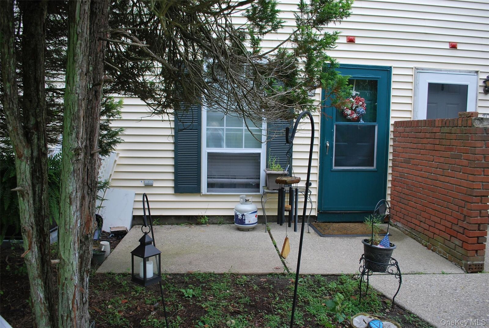 Property Photo:  72 The Rise  NY 10990 
