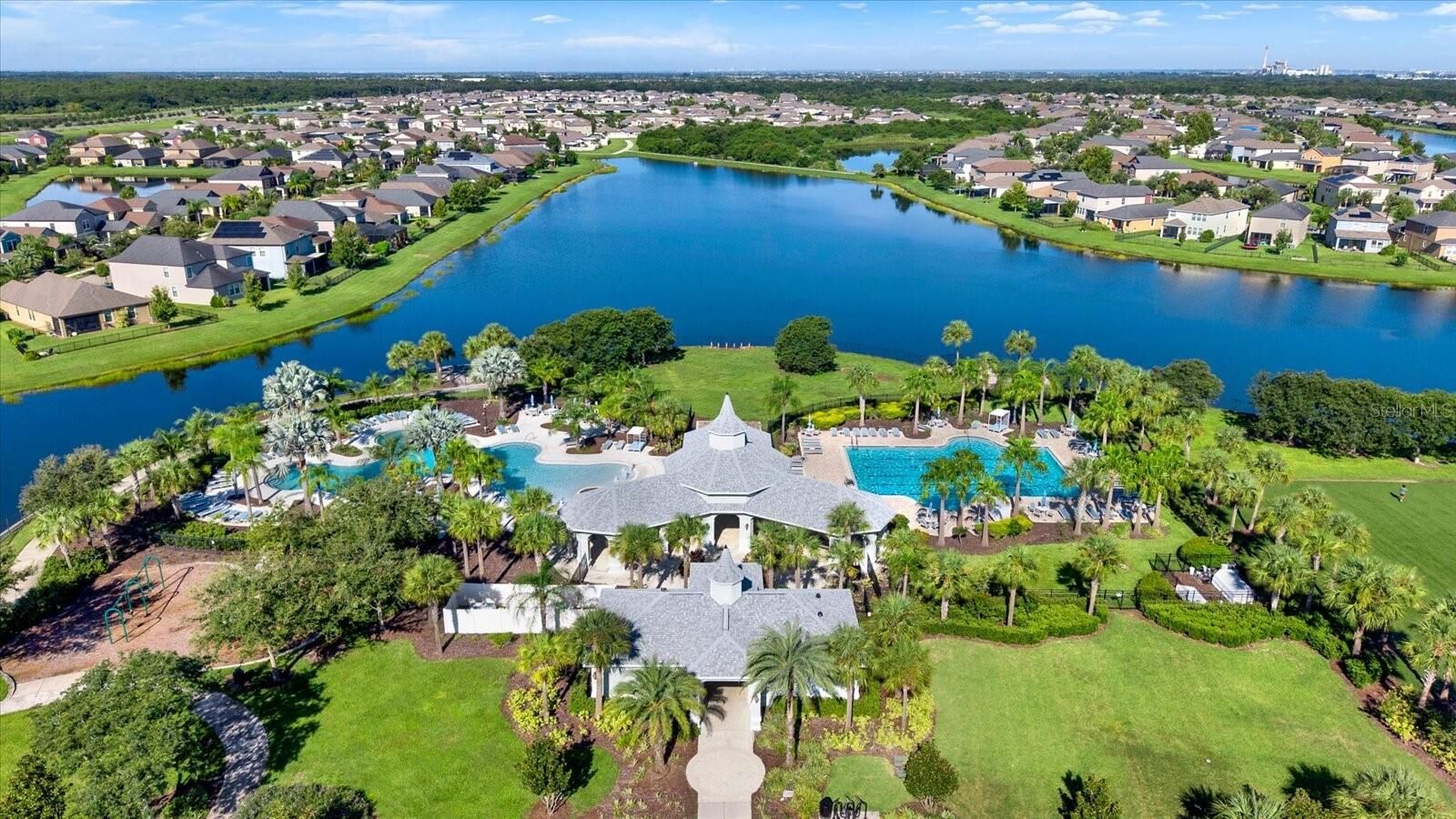 Property Photo:  10207 Count Fleet Drive  FL 33573 